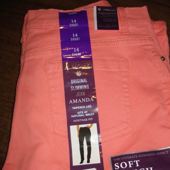 Gloria Vanderbilt Amanda Tapered Jean Hibscus - Picture 3 of 4